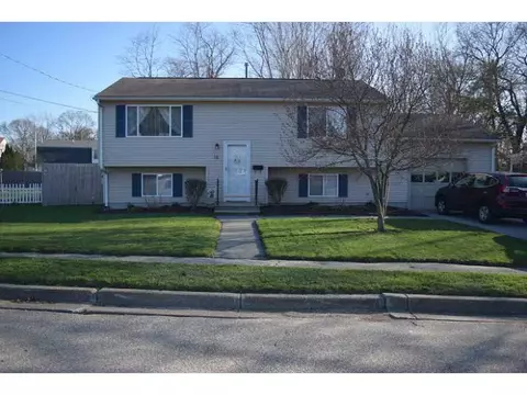 18 Mary Beth Dr, Warwick, RI 02886 photo 1
