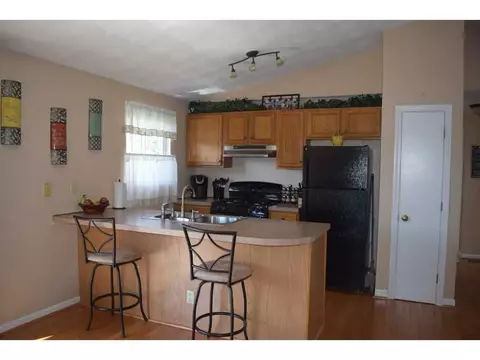 18 Mary Beth Dr, Warwick, RI 02886 photo 9
