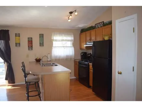 18 Mary Beth Dr, Warwick, RI 02886 photo 10