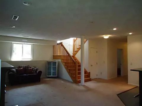 39 Fox Run, Cranston, RI 02921 photo 8