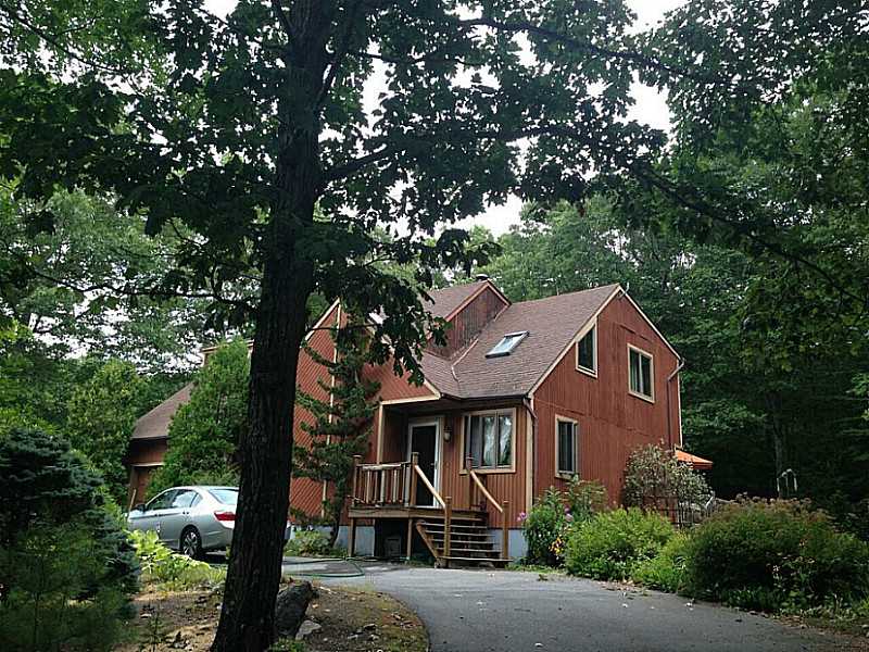 665 Maureen Cir, Mapleville, RI 02839 photo 1