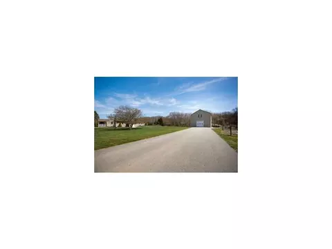 745 Ledge Rd, Seekonk, MA 02771 photo 2