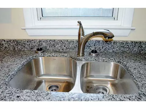 84 Inez Ave, Warwick, RI 02886 photo 12