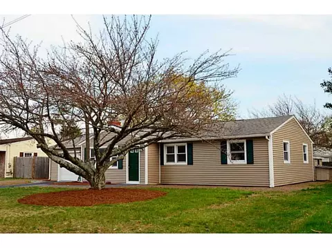 84 Inez Ave, Warwick, RI 02886 photo 3