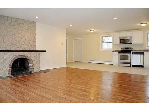 84 Inez Ave, Warwick, RI 02886 photo 6
