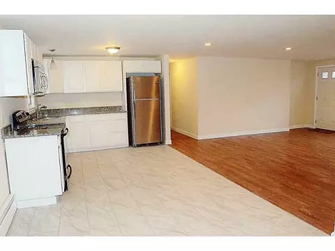 84 Inez Ave, Warwick, RI 02886 photo 9