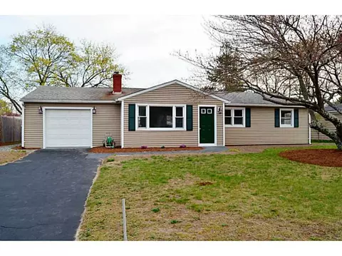 84 Inez Ave, Warwick, RI 02886 photo 4