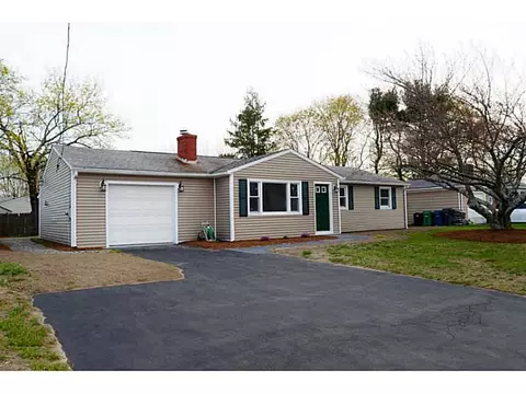84 Inez Ave, Warwick, RI 02886 photo 2