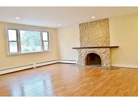 84 Inez Ave, Warwick, RI 02886 photo 10