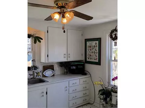 47 Maplehurst Ave, Warwick, RI 02889 photo 3