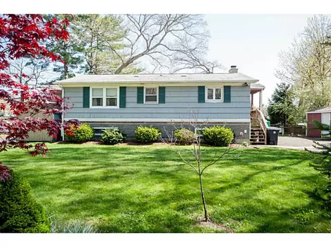 8 Eagle Dr, Coventry, RI 02816 photo 1
