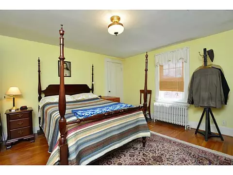 737 Commonwealth Ave, Warwick, RI 02886 photo 17