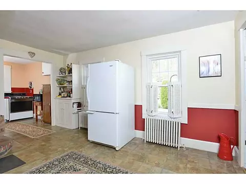 737 Commonwealth Ave, Warwick, RI 02886 photo 11