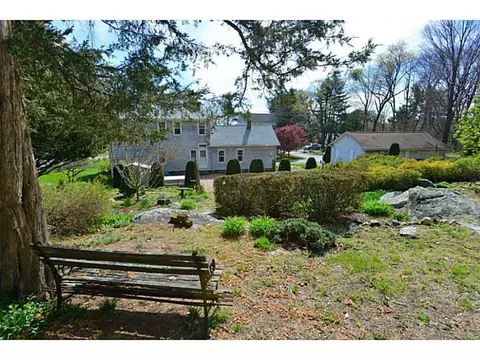 737 Commonwealth Ave, Warwick, RI 02886 photo 5