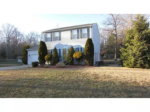 33 Walker Ln, Coventry, RI 02816 photo 2