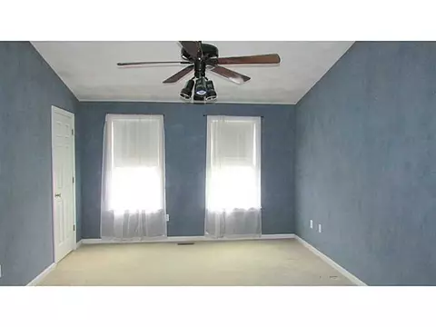 33 Walker Ln, Coventry, RI 02816 photo 5