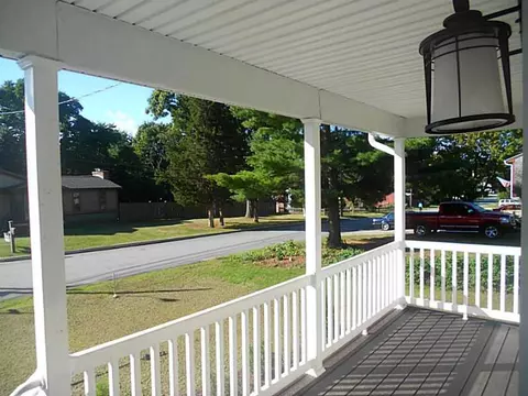 201 Grove Ave, Warwick, RI 02889 photo 1