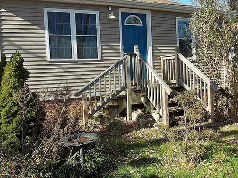 43 Curtis St, Warwick, RI 02889 photo 2