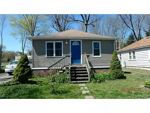 43 Curtis St, Warwick, RI 02889 photo 1