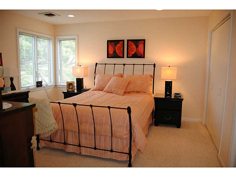 84 Windward Ln, Bristol, RI 02809 photo 8