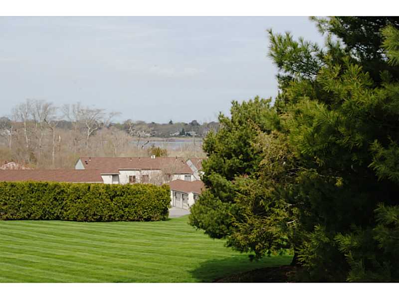84 Windward Ln, Bristol, RI 02809 photo 12
