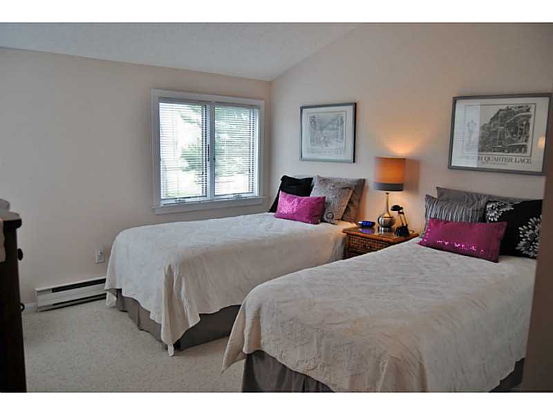 84 Windward Ln, Bristol, RI 02809 photo 10