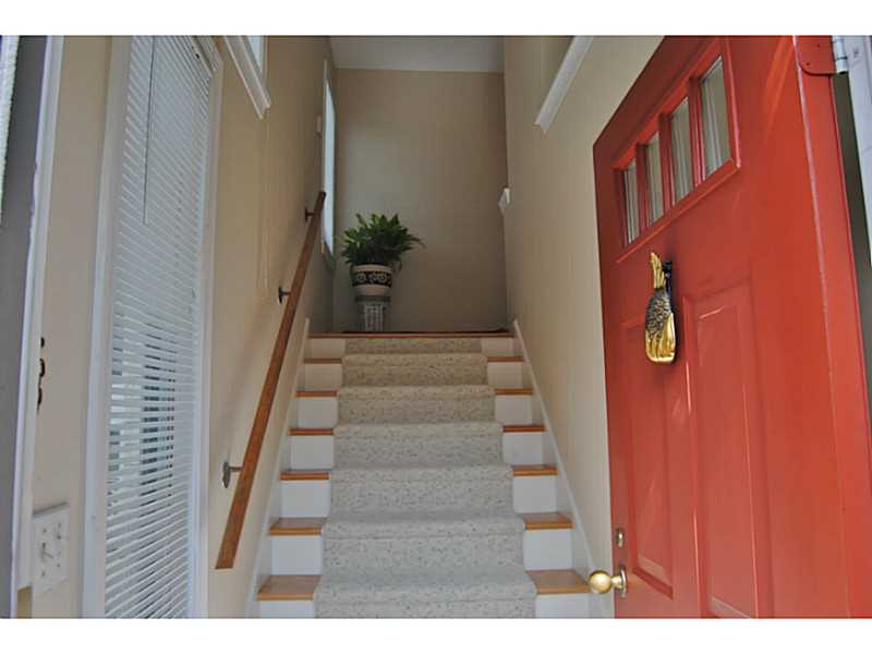 84 Windward Ln, Bristol, RI 02809 photo 2