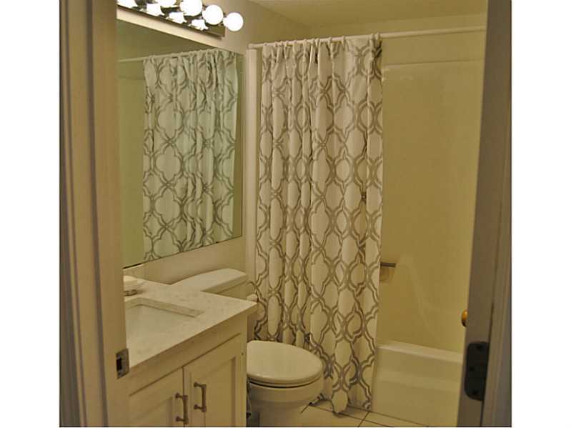 84 Windward Ln, Bristol, RI 02809 photo 9