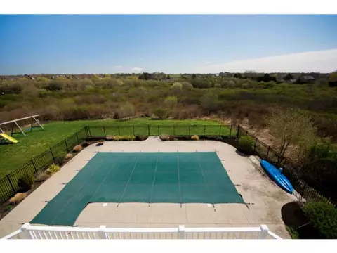 280 Compton View Dr, Middletown, RI 02842 photo 4