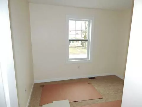 325 Lucille St, Woonsocket, RI 02895 photo 9