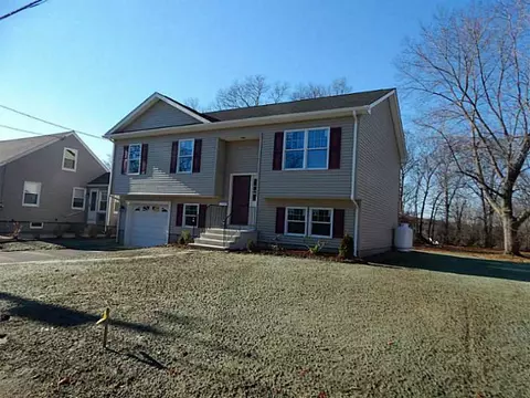 325 Lucille St, Woonsocket, RI 02895 photo 1