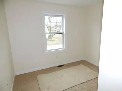 325 Lucille St, Woonsocket, RI 02895 photo 8