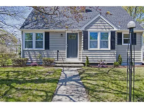 39 Thomas St, Warwick, RI 02886 photo 1