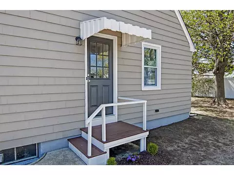 39 Thomas St, Warwick, RI 02886 photo 21