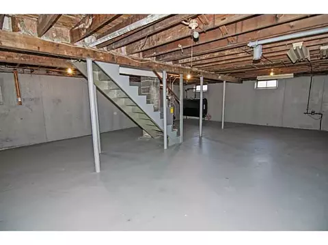 39 Thomas St, Warwick, RI 02886 photo 17