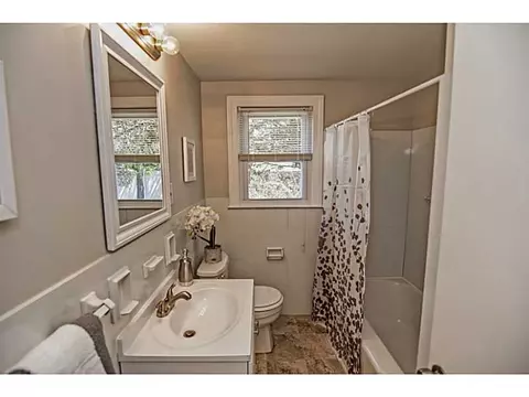 39 Thomas St, Warwick, RI 02886 photo 8