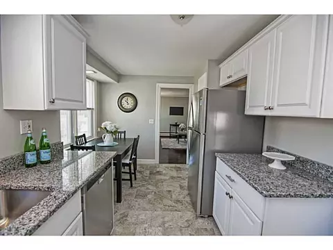 39 Thomas St, Warwick, RI 02886 photo 5