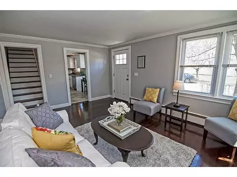 39 Thomas St, Warwick, RI 02886 photo 3