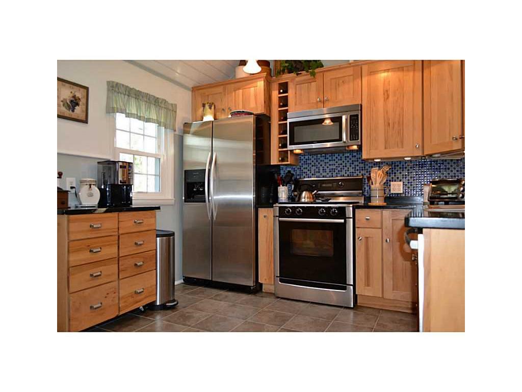 12 Harris Ave, Warren, RI 02885 photo 3