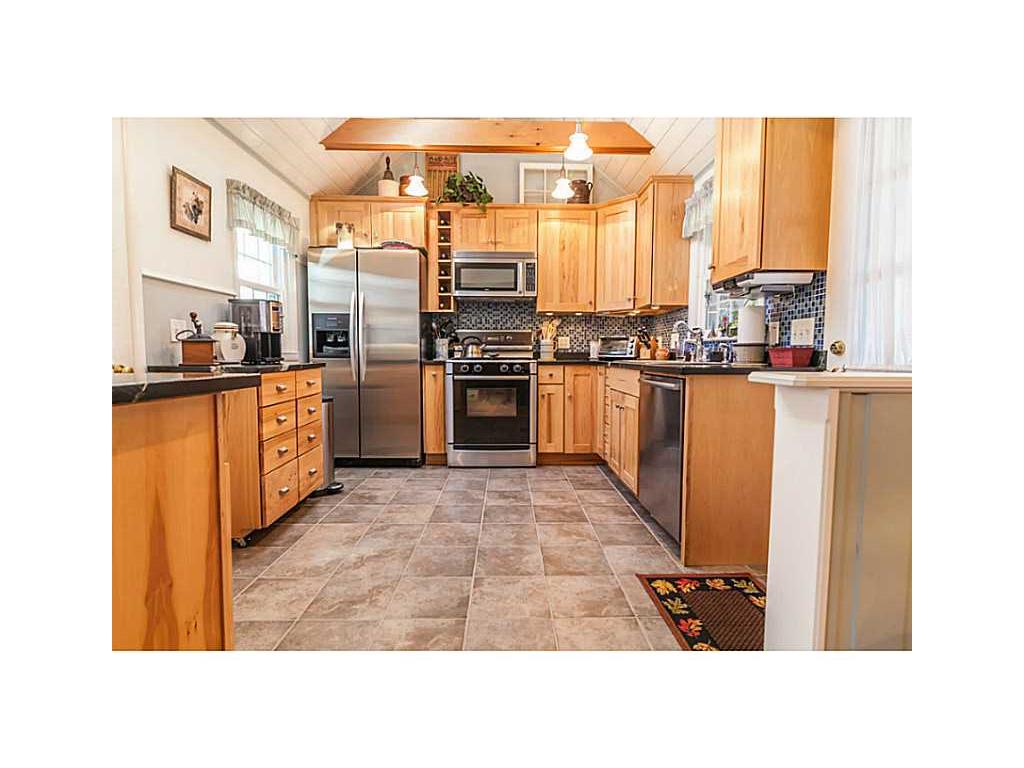 12 Harris Ave, Warren, RI 02885 photo 2
