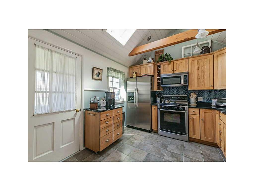 12 Harris Ave, Warren, RI 02885 photo 4