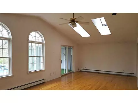23 Palm Ave, Warwick, RI 02888 photo 2
