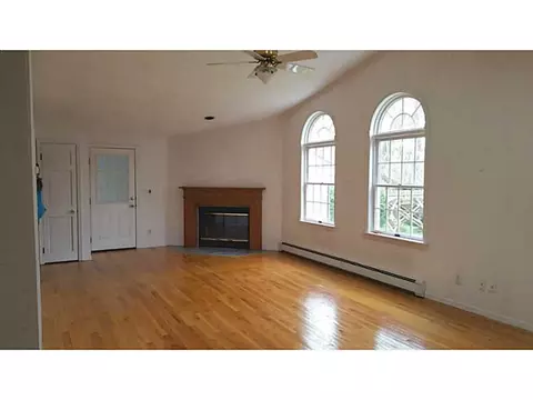 23 Palm Ave, Warwick, RI 02888 photo 1