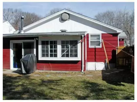 41 Holland Ave, Woonsocket, RI 02895 photo 3