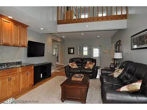 99 Ladderlook Rd, Warwick, RI 02886 photo 12