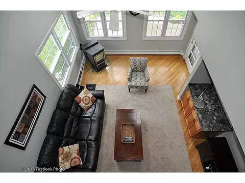99 Ladderlook Rd, Warwick, RI 02886 photo 14