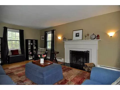 99 Ladderlook Rd, Warwick, RI 02886 photo 9