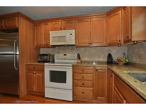 99 Ladderlook Rd, Warwick, RI 02886 photo 5