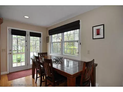 99 Ladderlook Rd, Warwick, RI 02886 photo 6