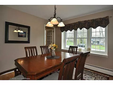 99 Ladderlook Rd, Warwick, RI 02886 photo 7